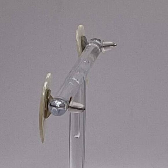 Vintage Leaf-Shaped Mother Of Pearl Post Stud Earrings - Picture 5 of 5